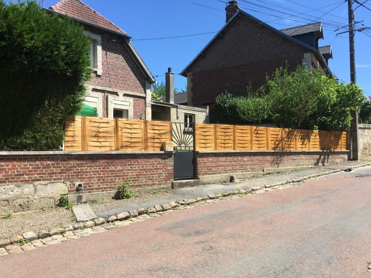 Maison de village Salency Extérieur photo